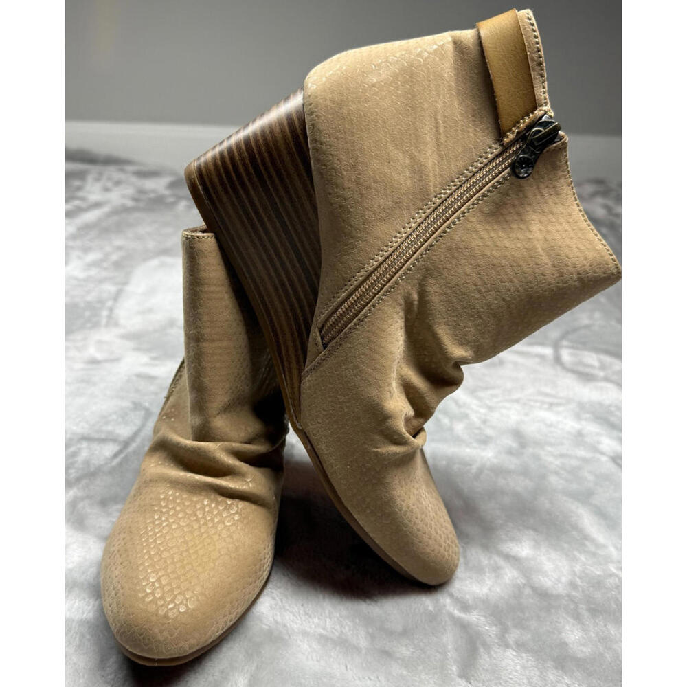 Blowfish Malibu Berkeley Wedge Ankle Boot Booties Tan Faux‎ Snakeskin Size 8.5